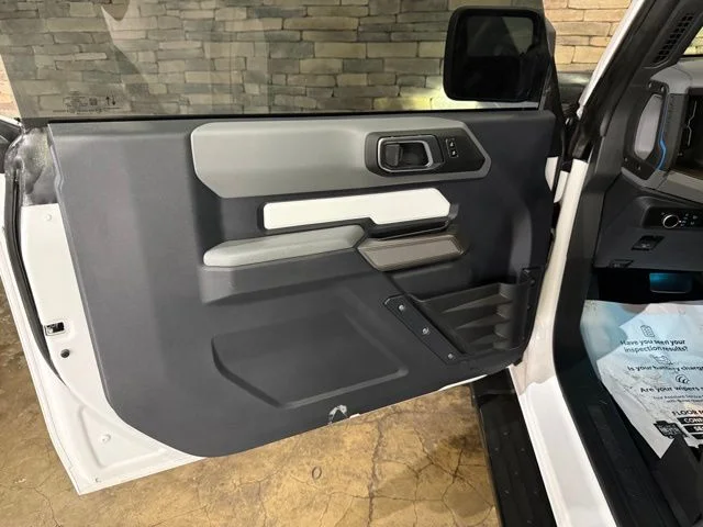Used 2023 Oxford White Ford Black Diamond image 11
