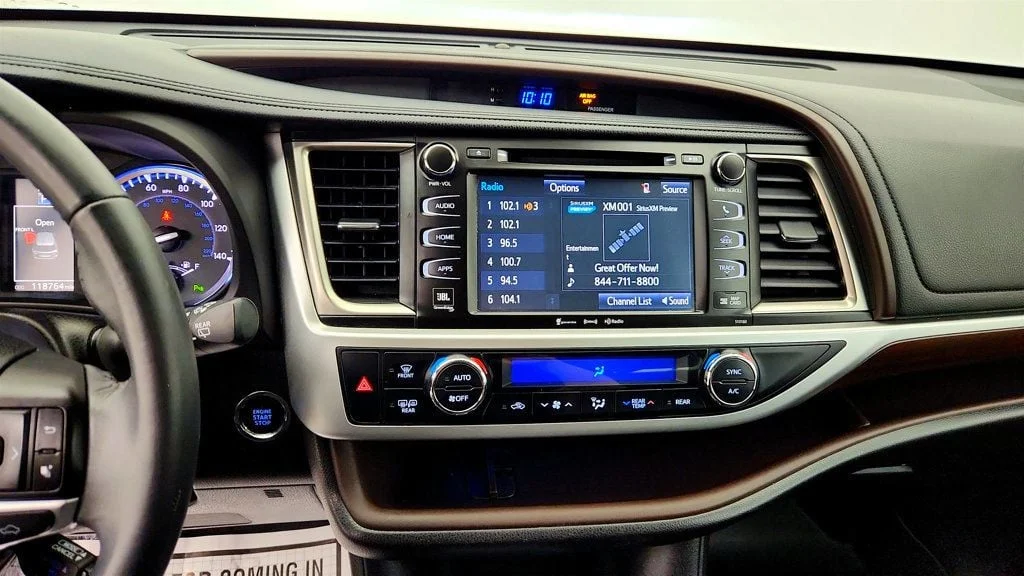 Used 2016 Blizzard Pearl Toyota AWD 4dr V6 Limited w/ Driver Tech & Rear Entertainment image 18