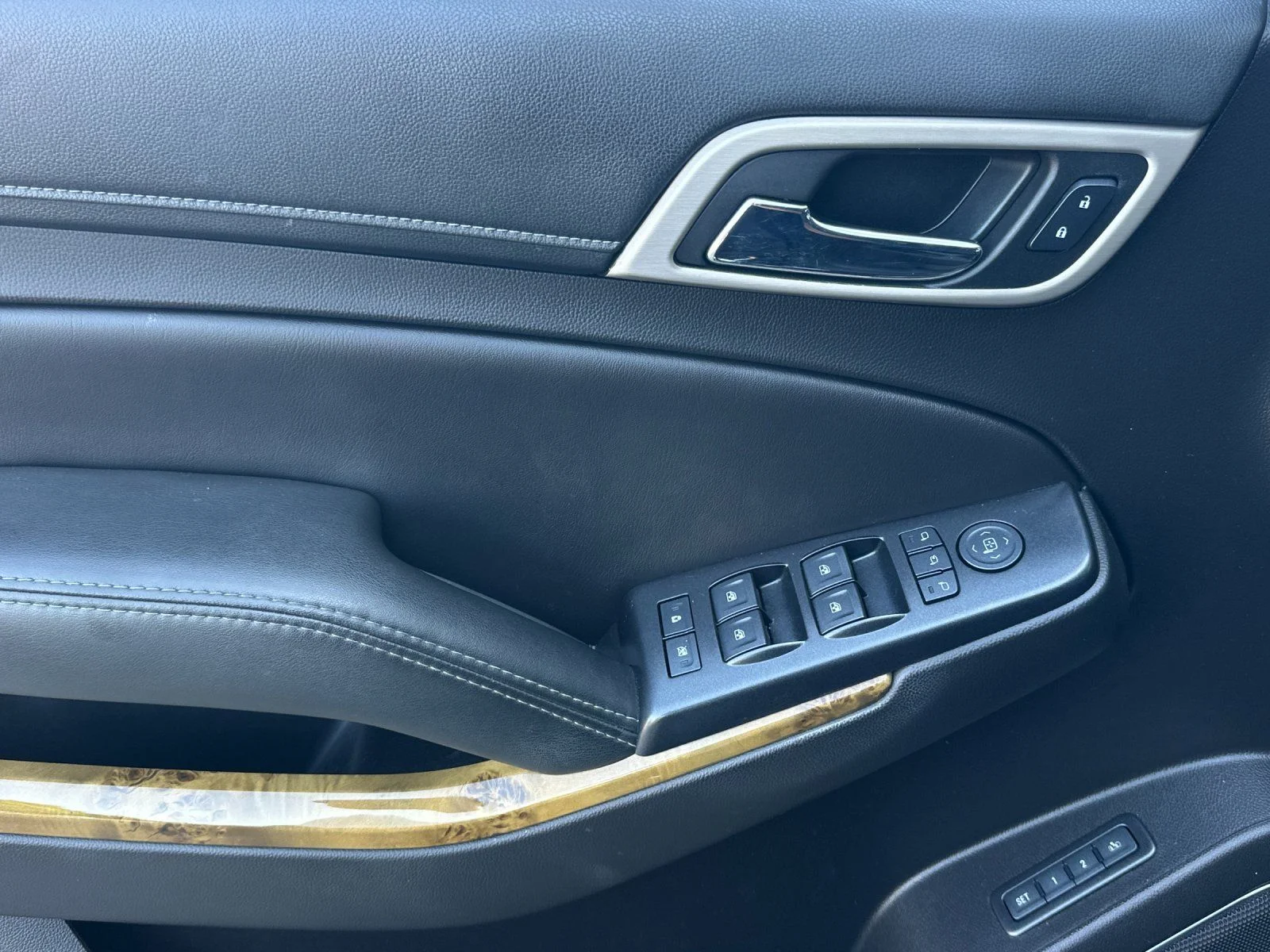 Used 2017 Black Cherry Metallic GMC Denali image 10