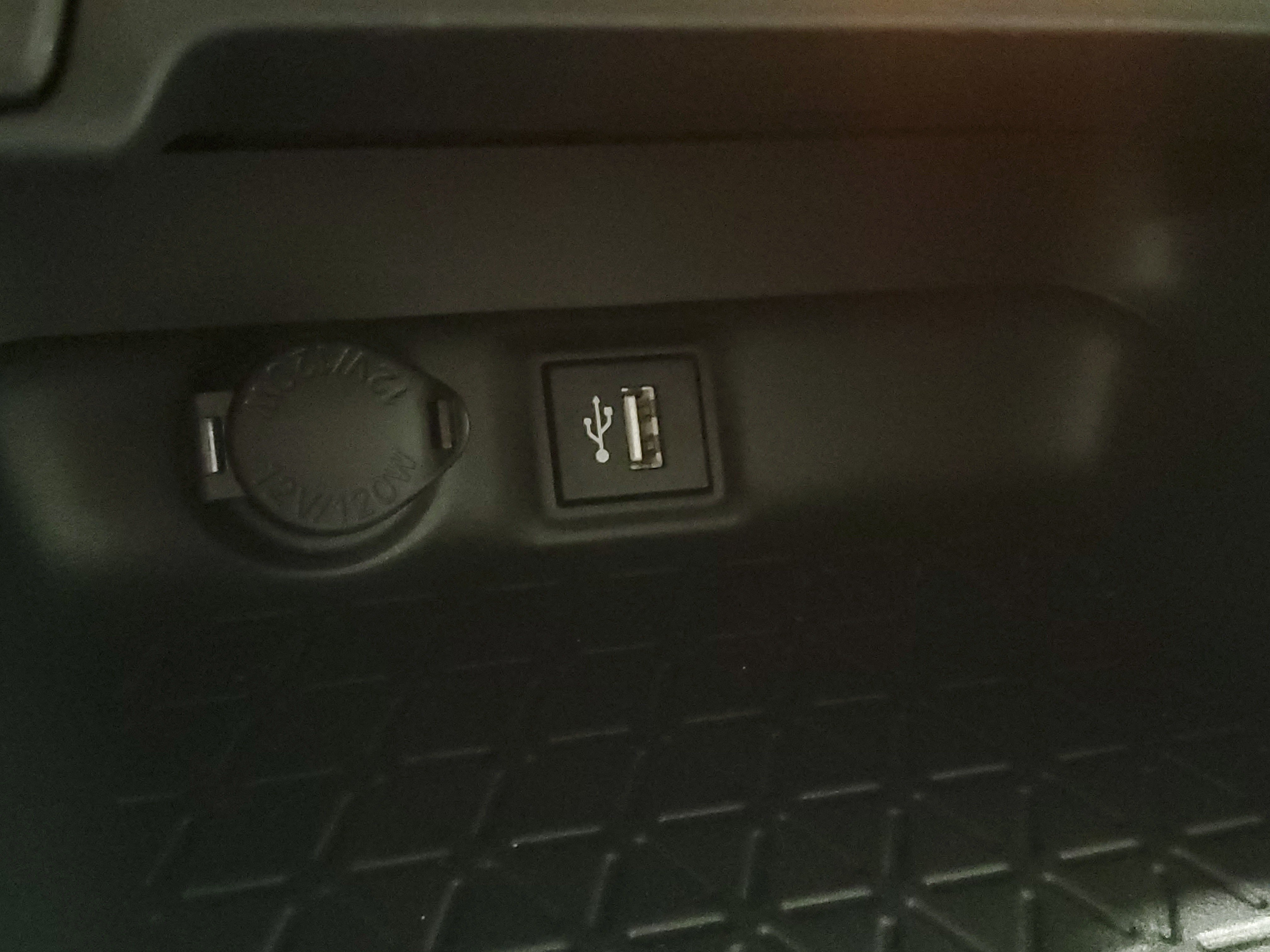 Used 2023 Ice Toyota XLE image 30
