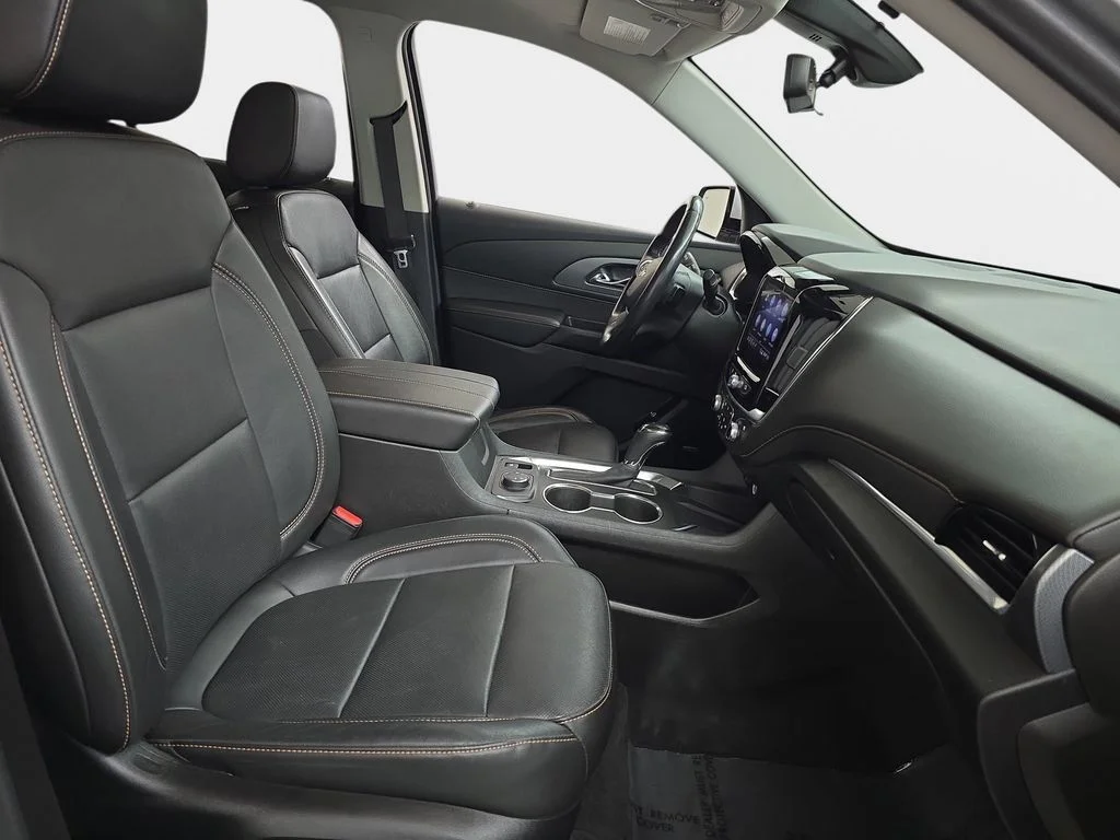 Used 2020 Silver Ice Metallic Chevrolet Premier image 10