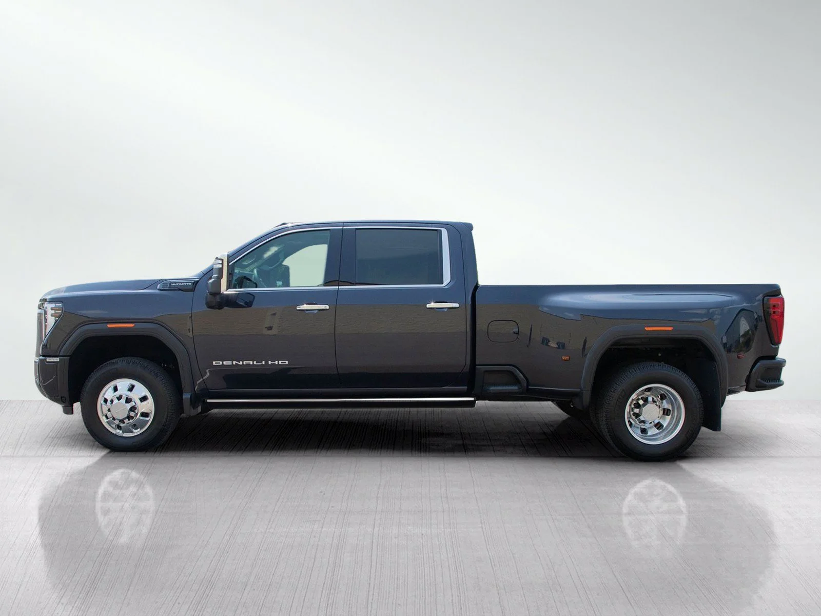 Used 2024 GMC Sierra 3500HD Denali Ultimate with VIN 1GT49YEY9RF135640 for sale in Roseville, Minnesota