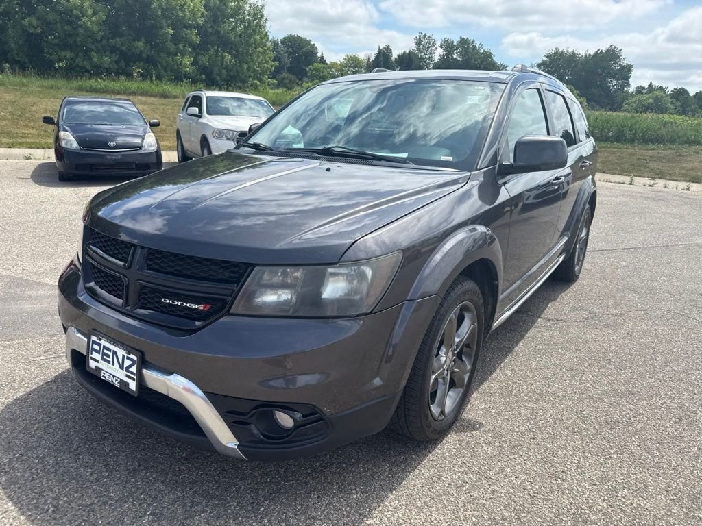 Used 2014 Gray Dodge Crossroad image 3