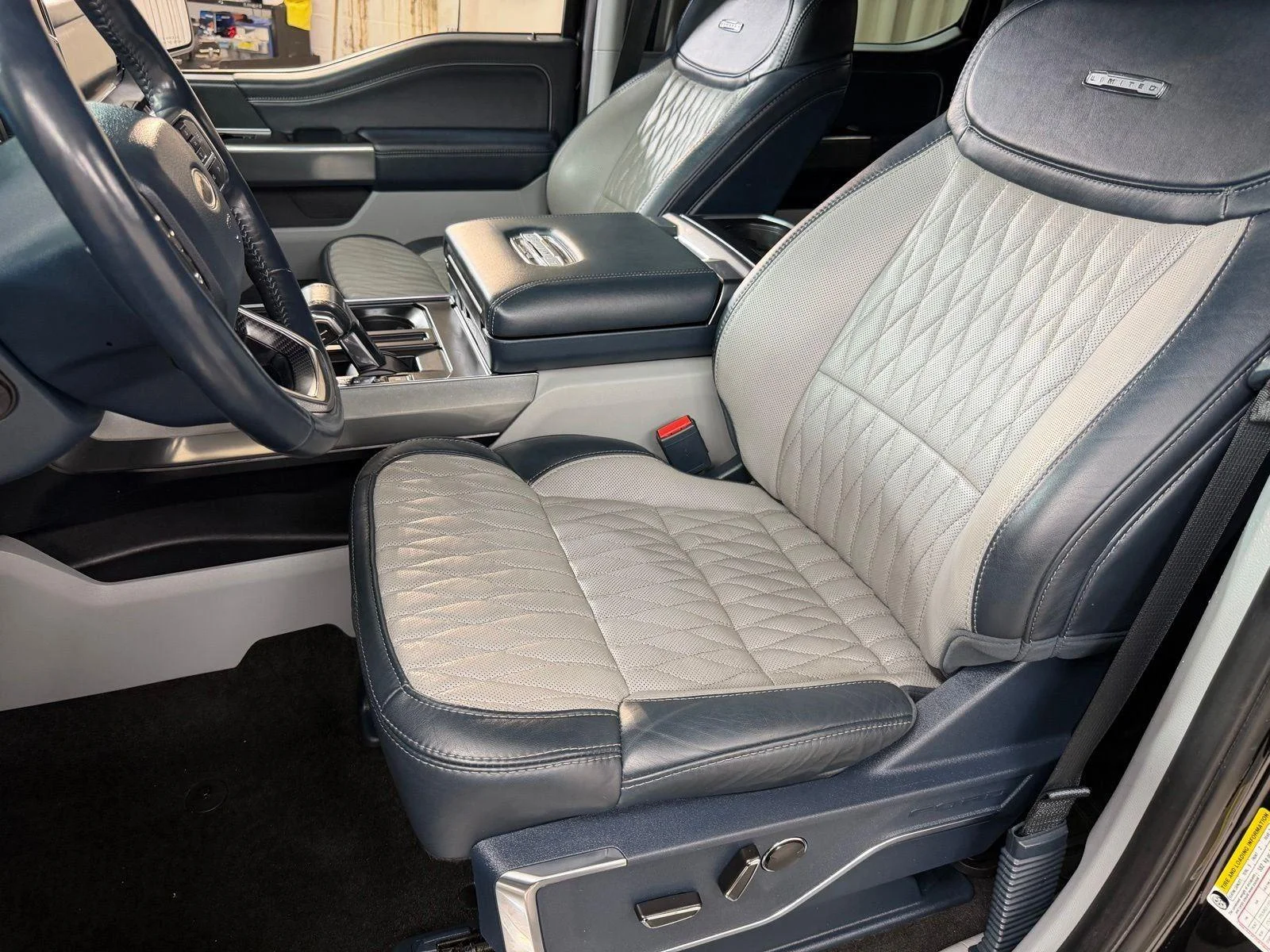 Used 2023 Agate Black Metallic Ford Limited image 10
