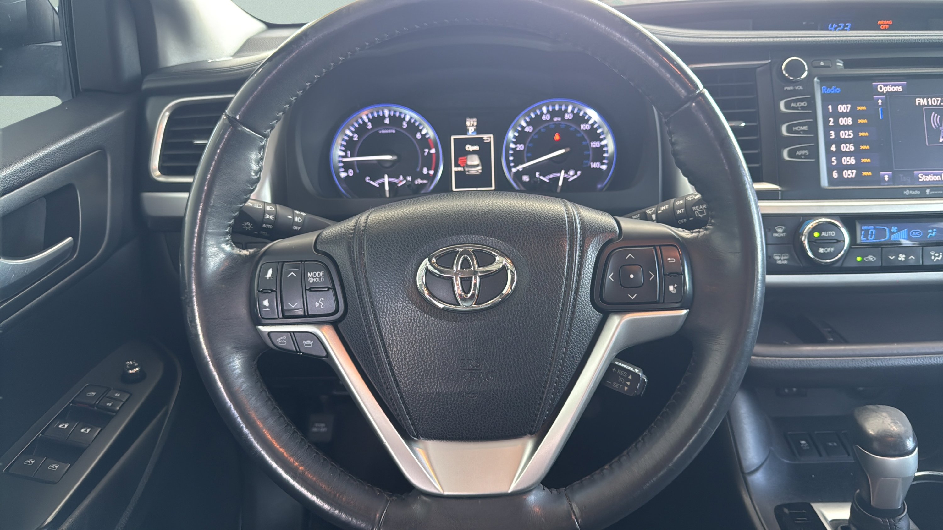 Used 2014 Attitude Black Metallic Toyota XLE image 27