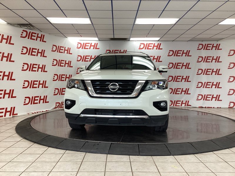 Used 2017 White Nissan Platinum image 2