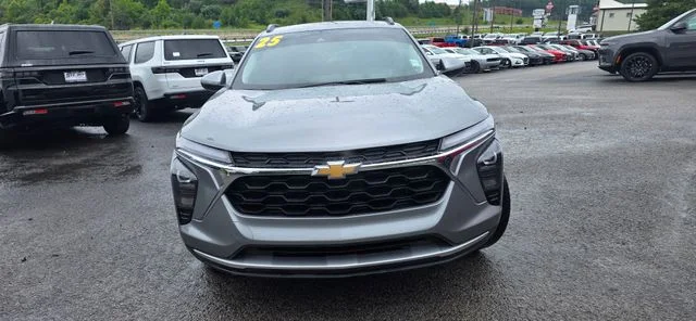 Used 2025 Gray Chevrolet LT image 3