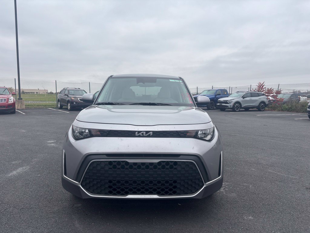 2025 Kia Soul  Hatchback Slide 7