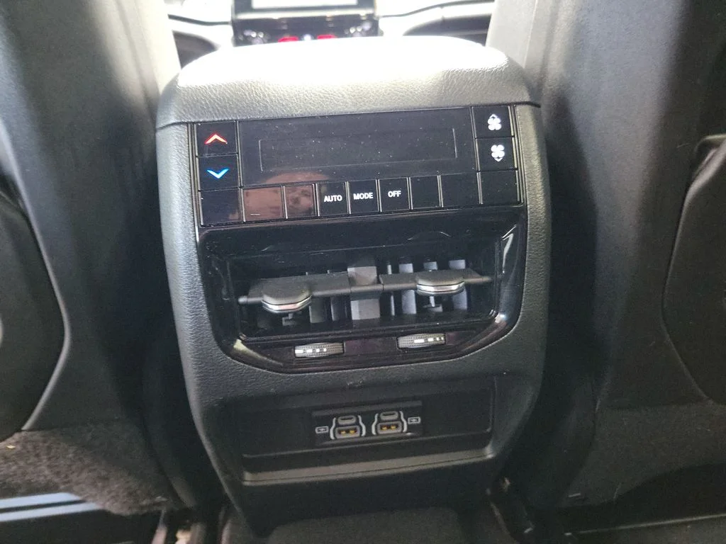 Used 2024 Silver Jeep Laredo image 30