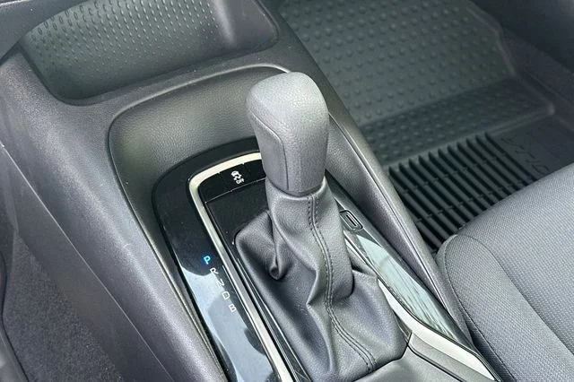 2025 Toyota Corolla LE - Photo 24