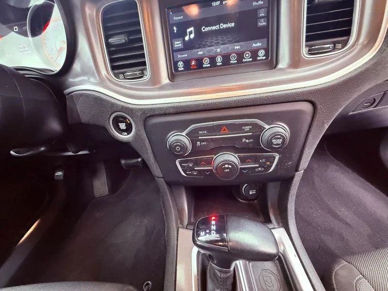 Used 2022  Dodge SXT Sedan 4D image 11