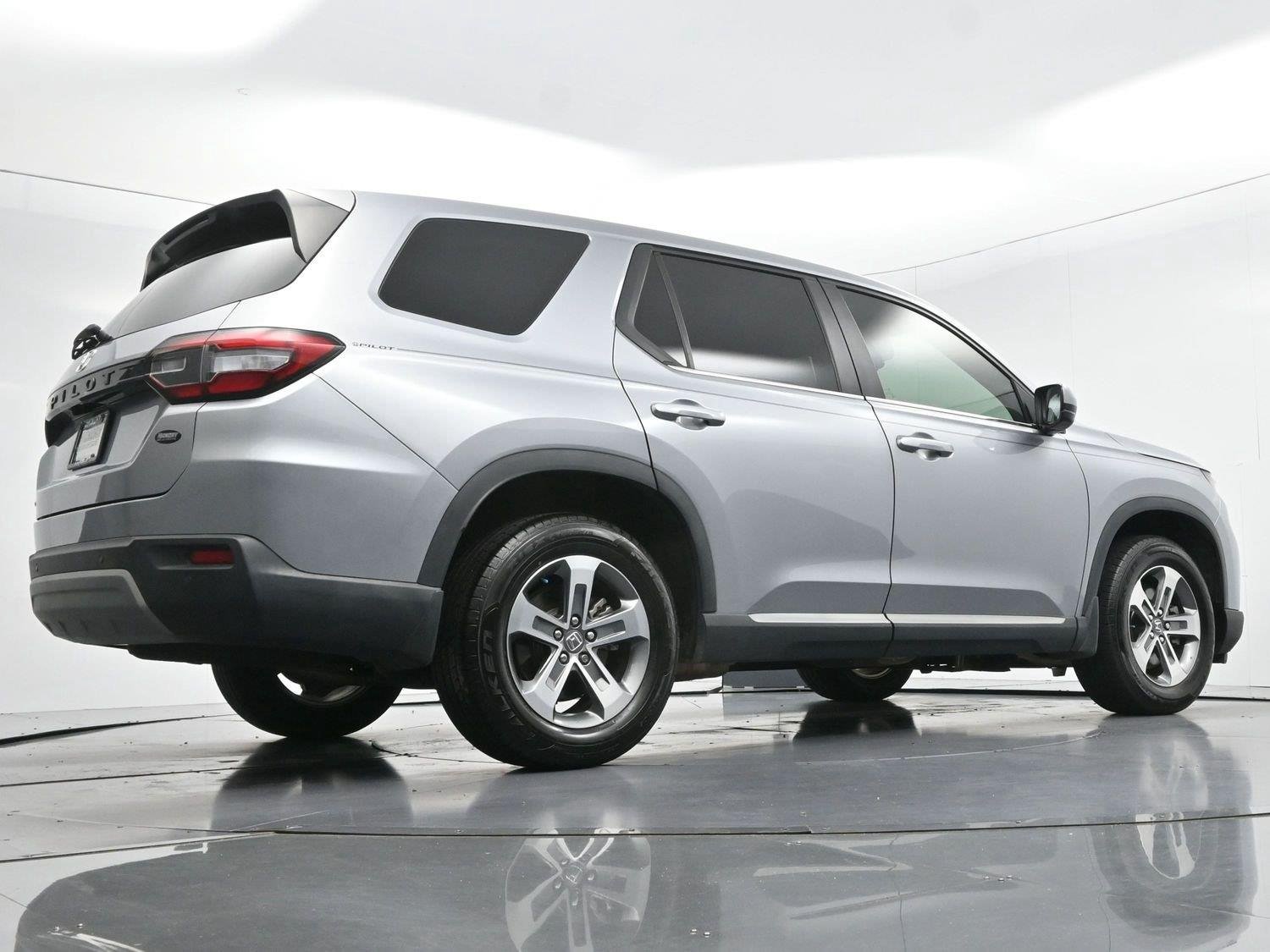 Used 2024 Lunar Silver Metallic Honda EX-L image 56