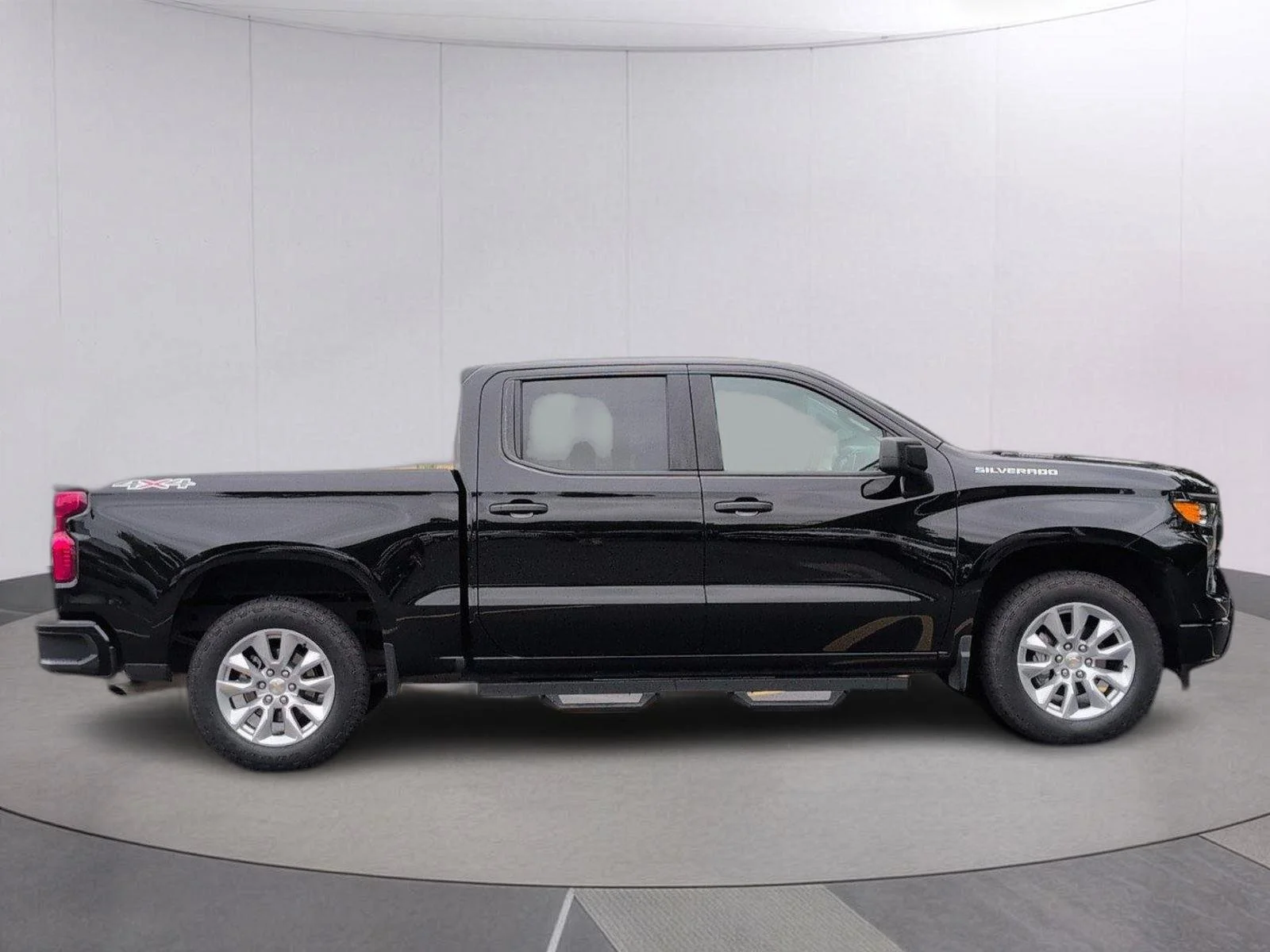 Used 2025 Black Chevrolet Custom image 7