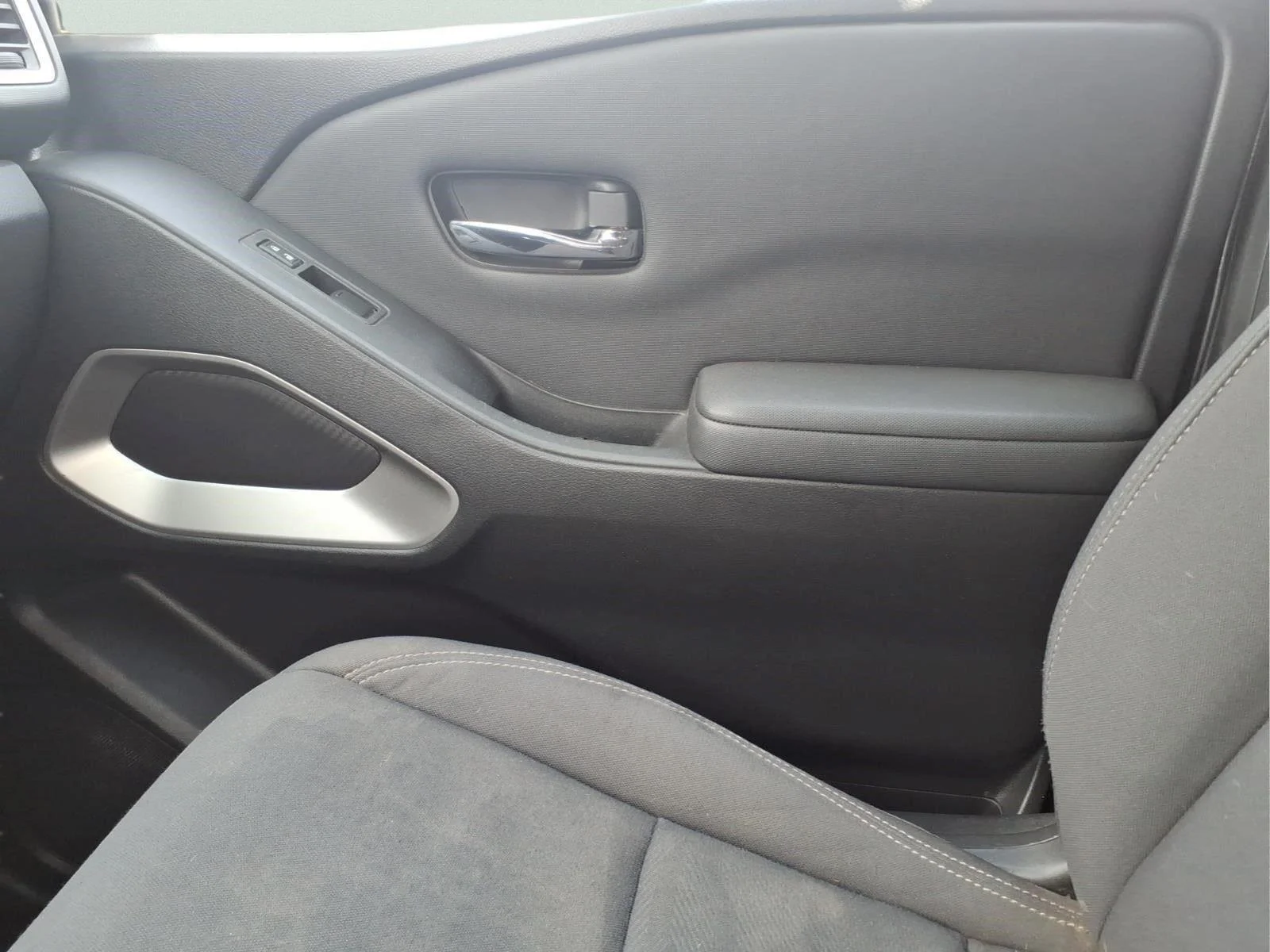 Used 2022 Gun Metallic Nissan SV image 29