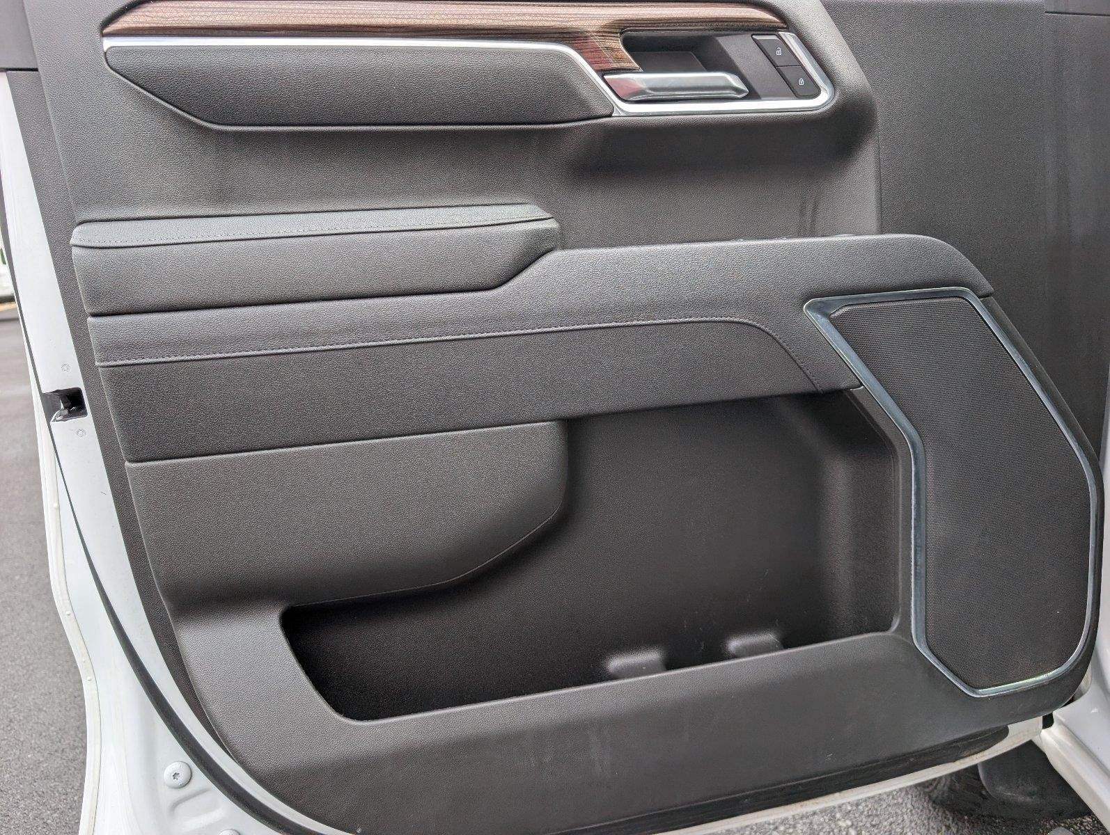 Used 2025 Summit White Chevrolet LT Trail Boss image 17