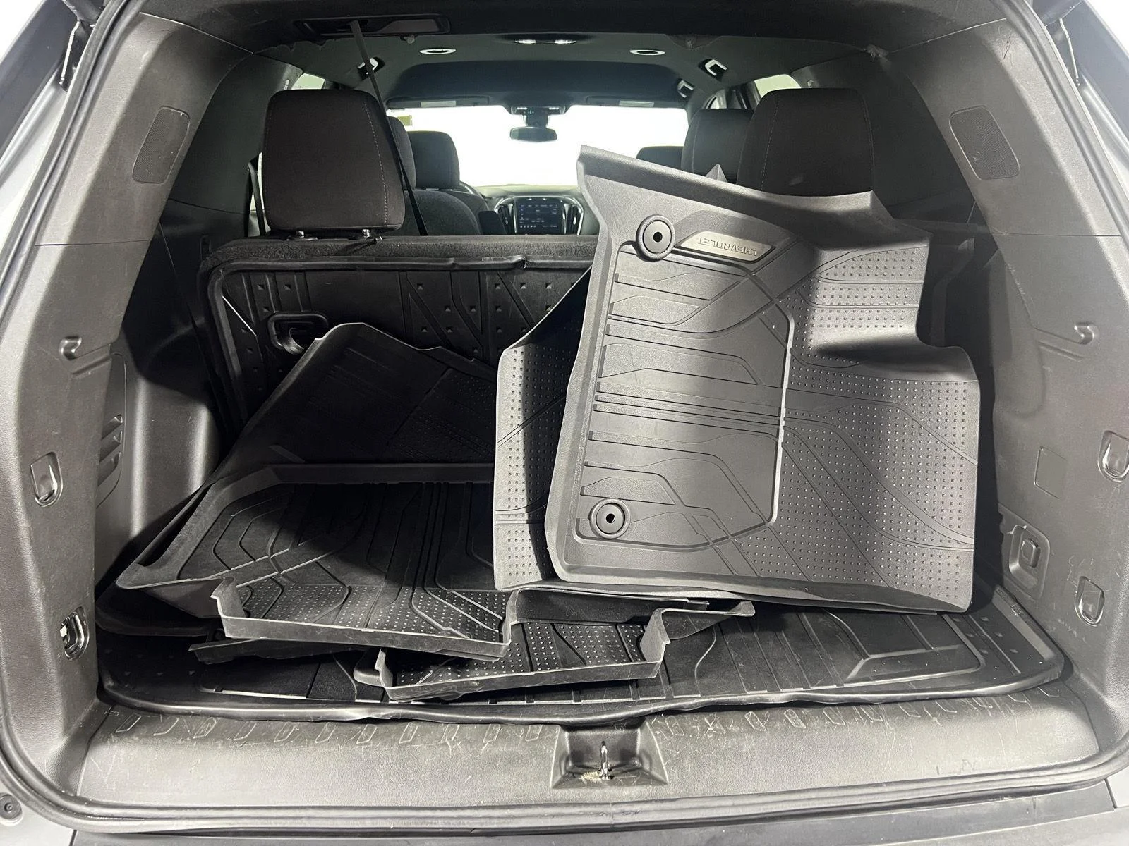 Used 2023 STERLING GRAY METALLIC Chevrolet LT Cloth image 25