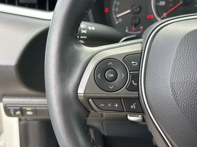 Used 2020 White Toyota SE image 38
