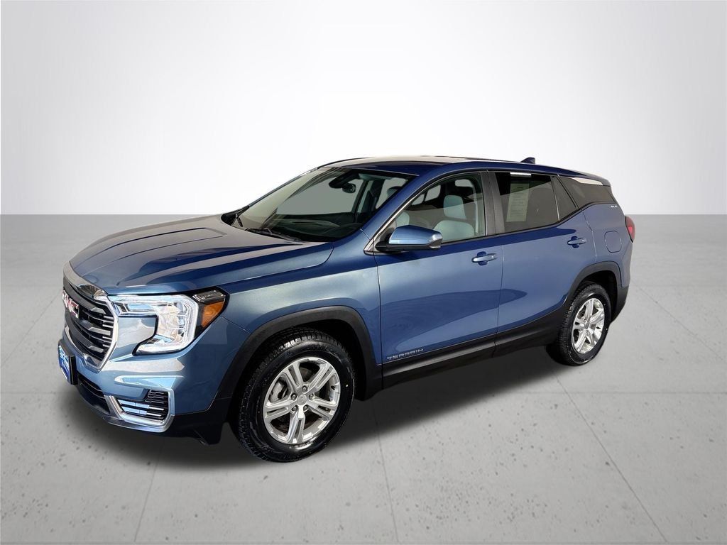 Used 2024 Downpour Metallic GMC SLE image 2