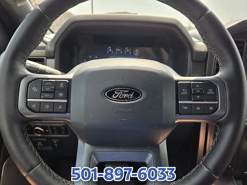 Used 2025 Oxford White FORD LARIAT 4WD SuperCrew 5.5