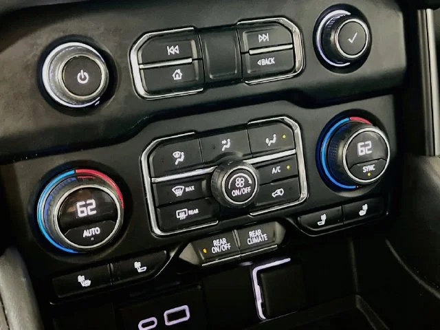 Used 2021 Gray Chevrolet Z71 image 19
