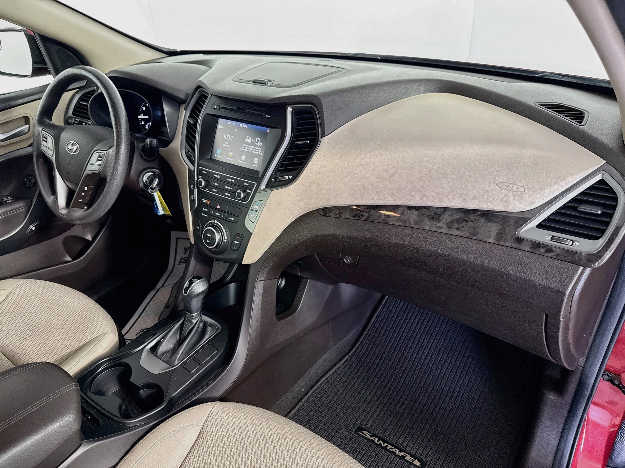 Used 2017 Serrano Red Hyundai 2.4L image 27