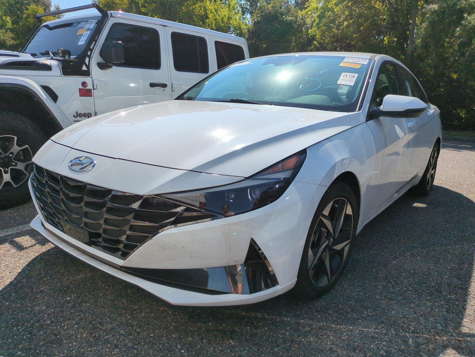 Used 2023 Lunar White Hyundai Limited image 6
