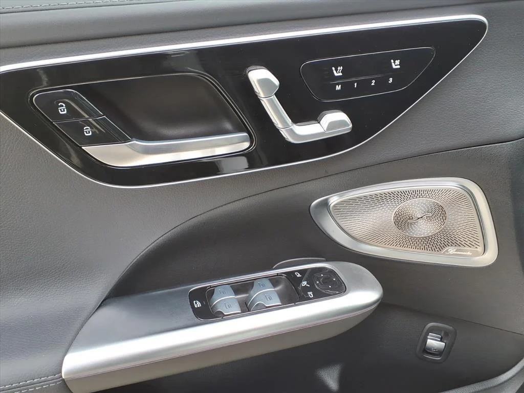 New 2025 Selenite Grey Metallic Mercedes-Benz C 300 image 11