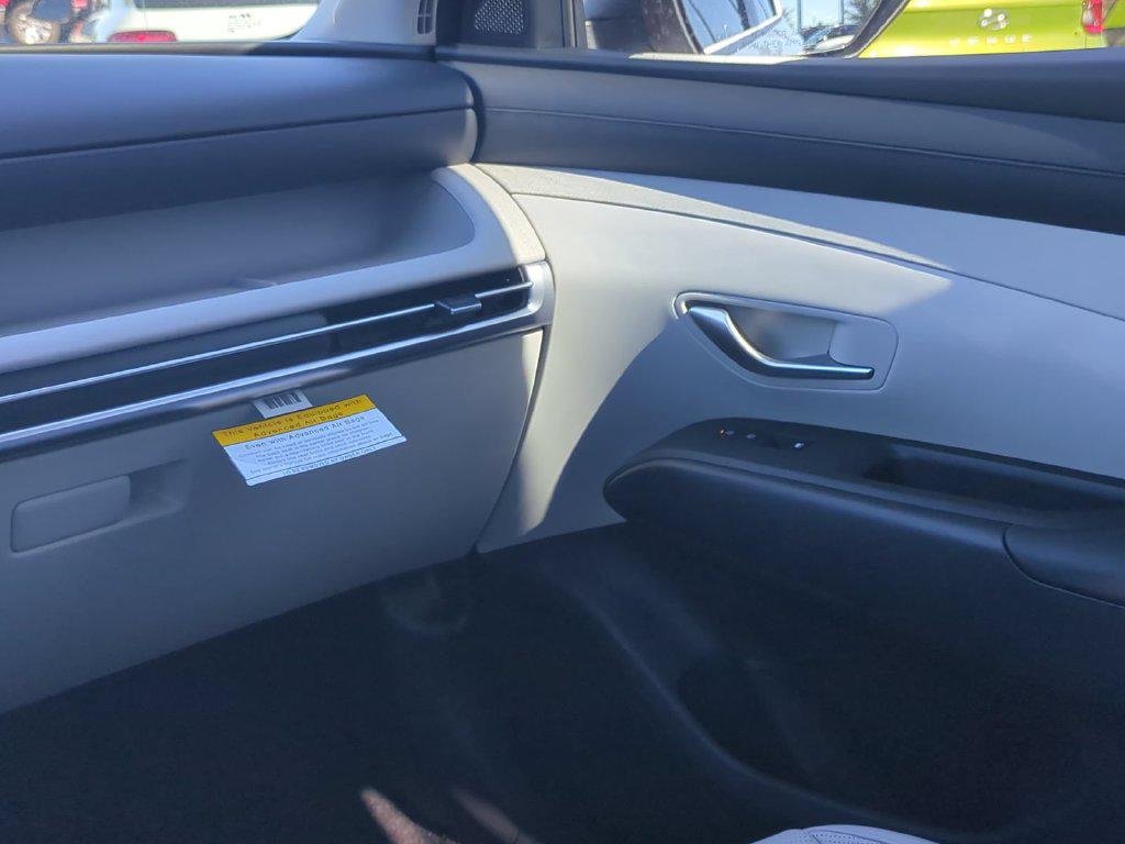 New 2026 White Hyundai SEL Convenience image 20