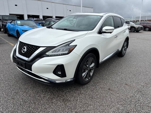 Used 2019 White Nissan Platinum image 1