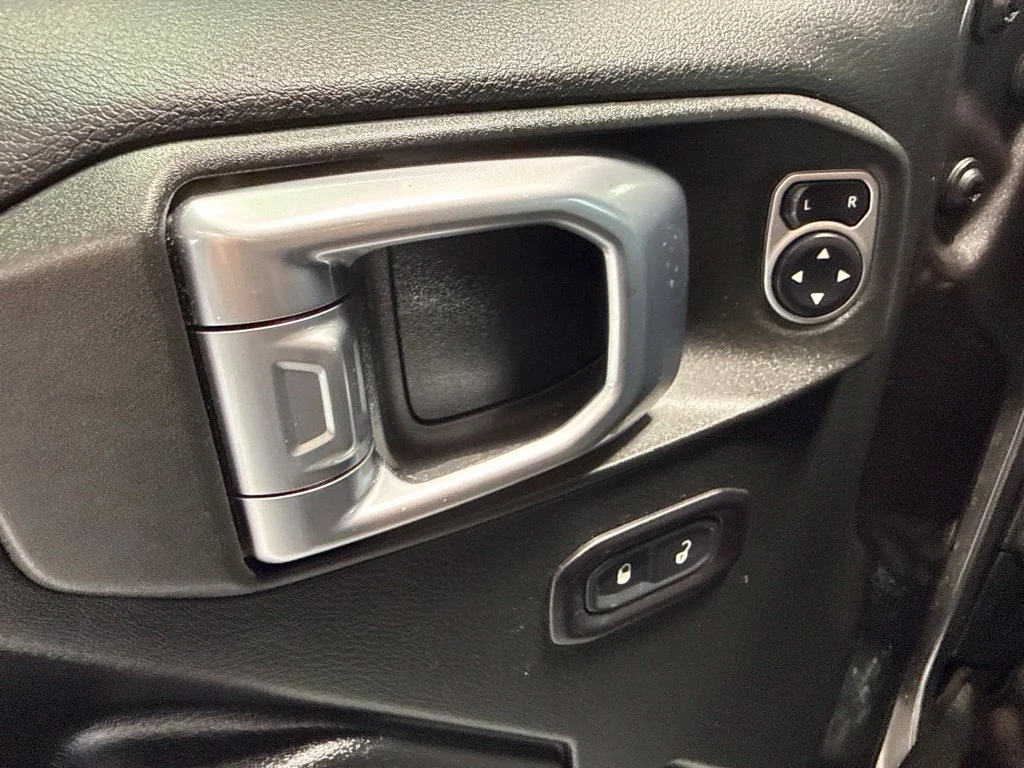 Used 2019 Gray Jeep Sport S image 14