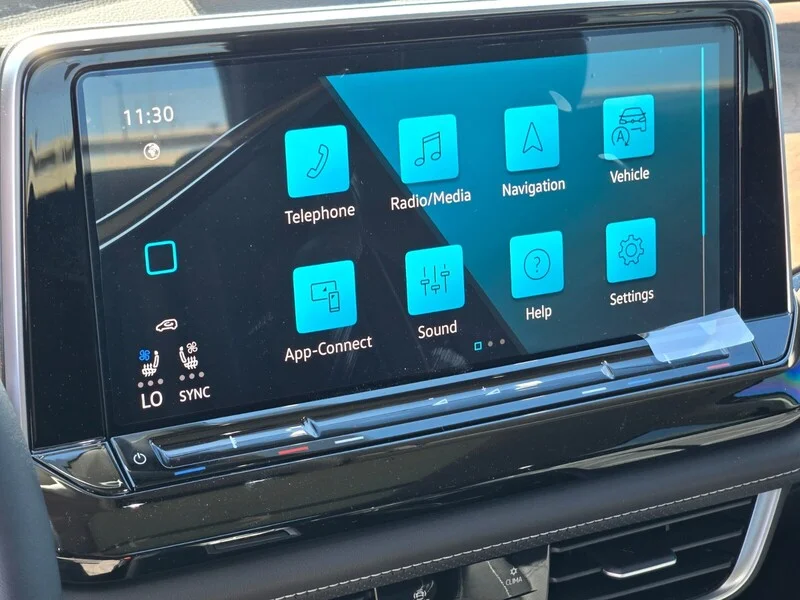 New 2026 Green Volkswagen 2.0T SE w/Technology image 13