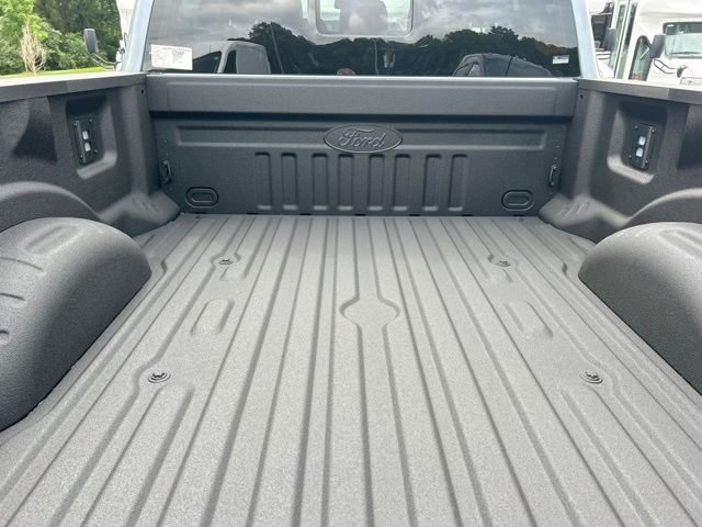 New 2026 Glacier Gray Metallic Tri-Coat Ford F-250® Lariat® image 7