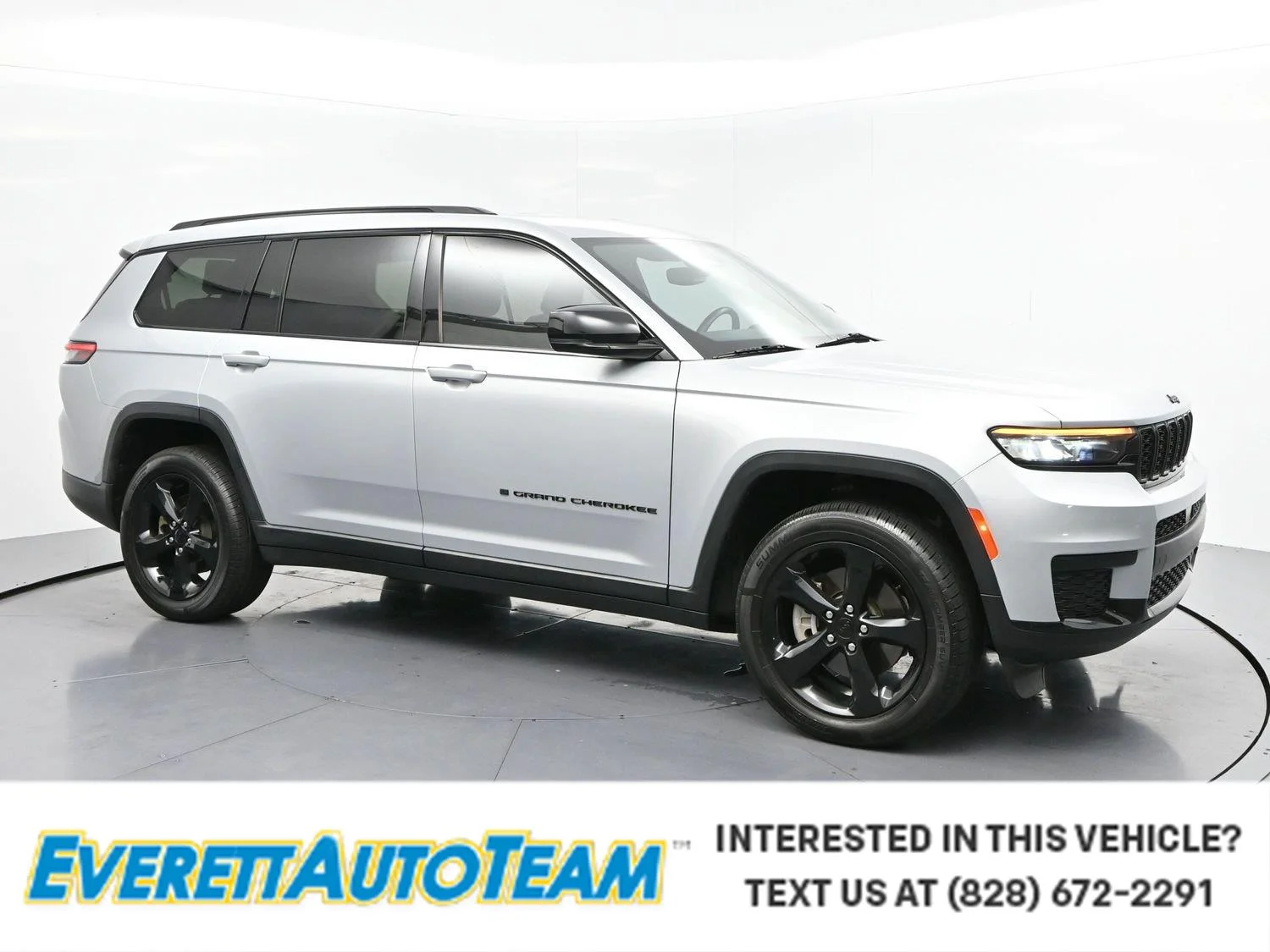 Used 2021 Silver Jeep Altitude image 1