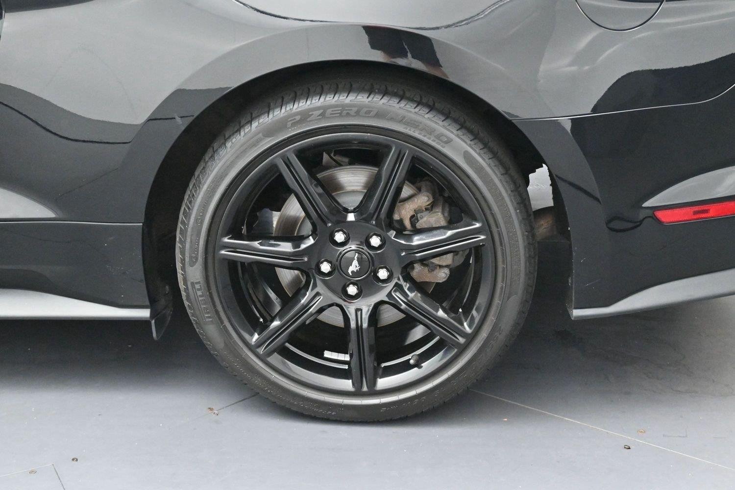 Used 2020 Shadow Black Ford GT image 31