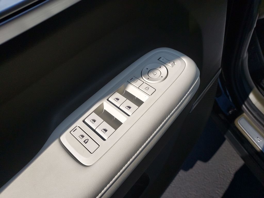 Used 2024 Black Hyundai Calligraphy image 11