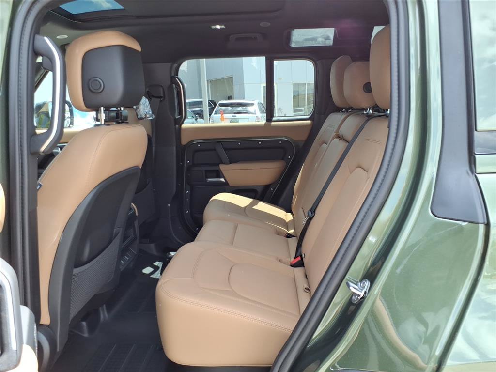 New 2026 Woolstone Green Metallic Land Rover S image 12