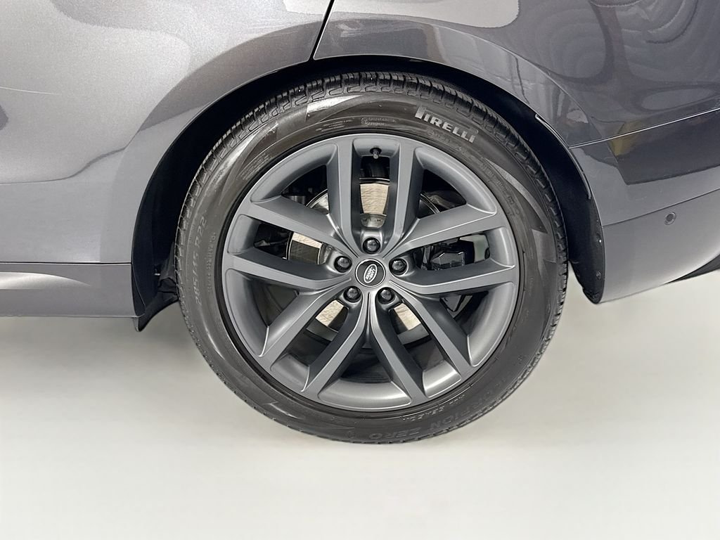 Used 2024 Carpathian Grey Premium Metallic Land Rover SE image 32