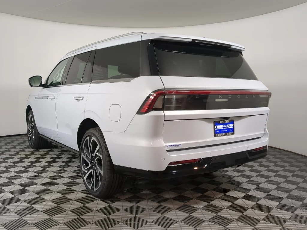 New 2026 Crystal White Metallic Clearcoat Lincoln Reserve image 13