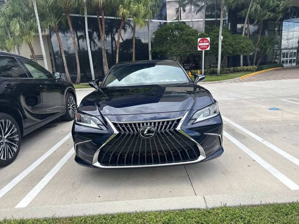 Used 2024 Mica Lexus ES 350 image 4