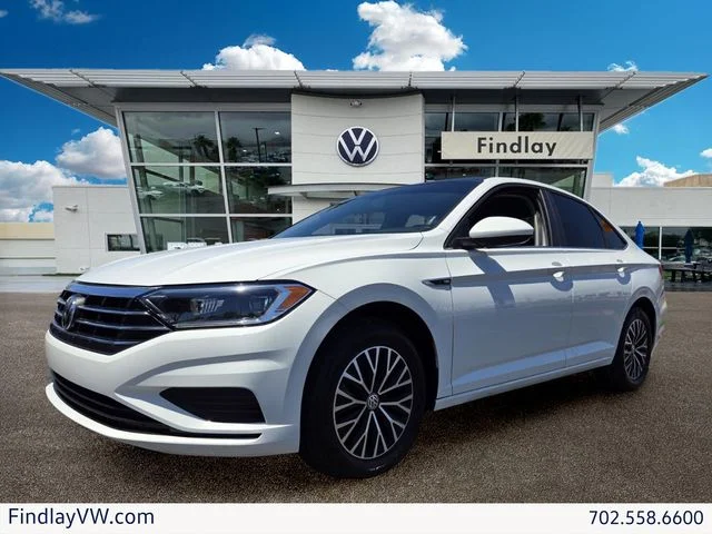 Used 2019 White Volkswagen SEL image 1