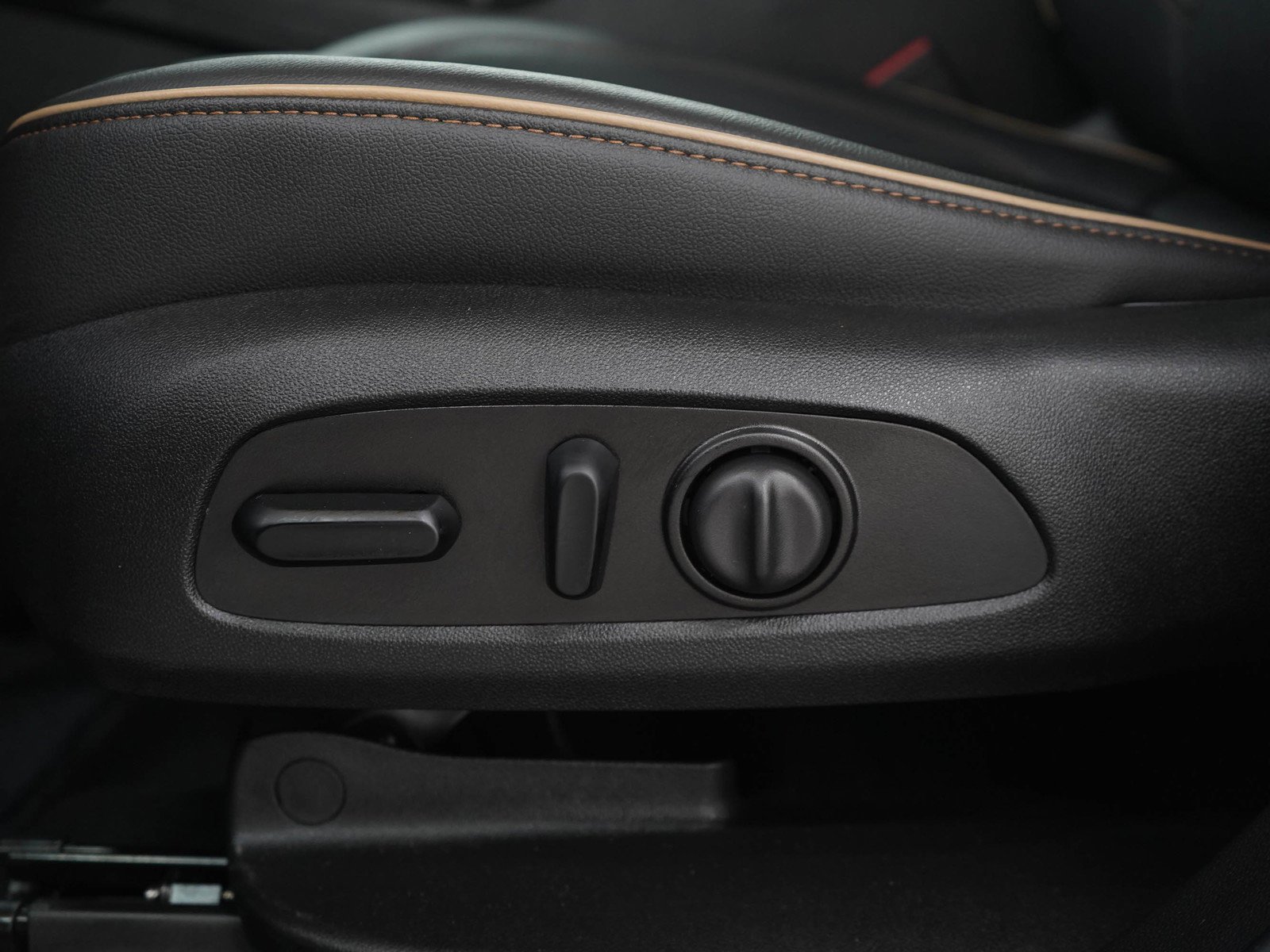 Used 2019 SUMMIT WHITE Chevrolet Premier image 28