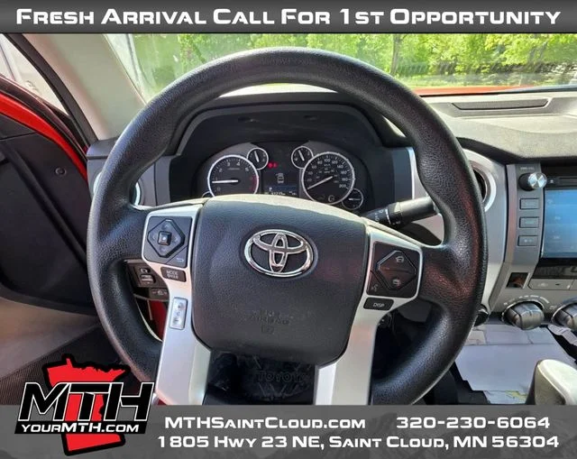 Used 2016 Orange Toyota SR5 image 3