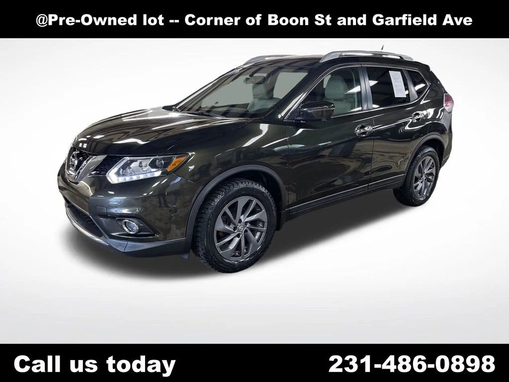 Used 2016 Black Nissan SL image 1