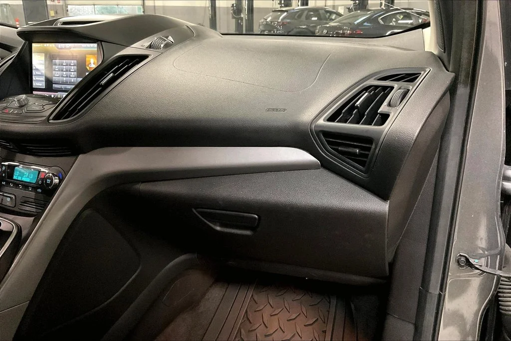 Used 2014 Gray Ford SE image 15