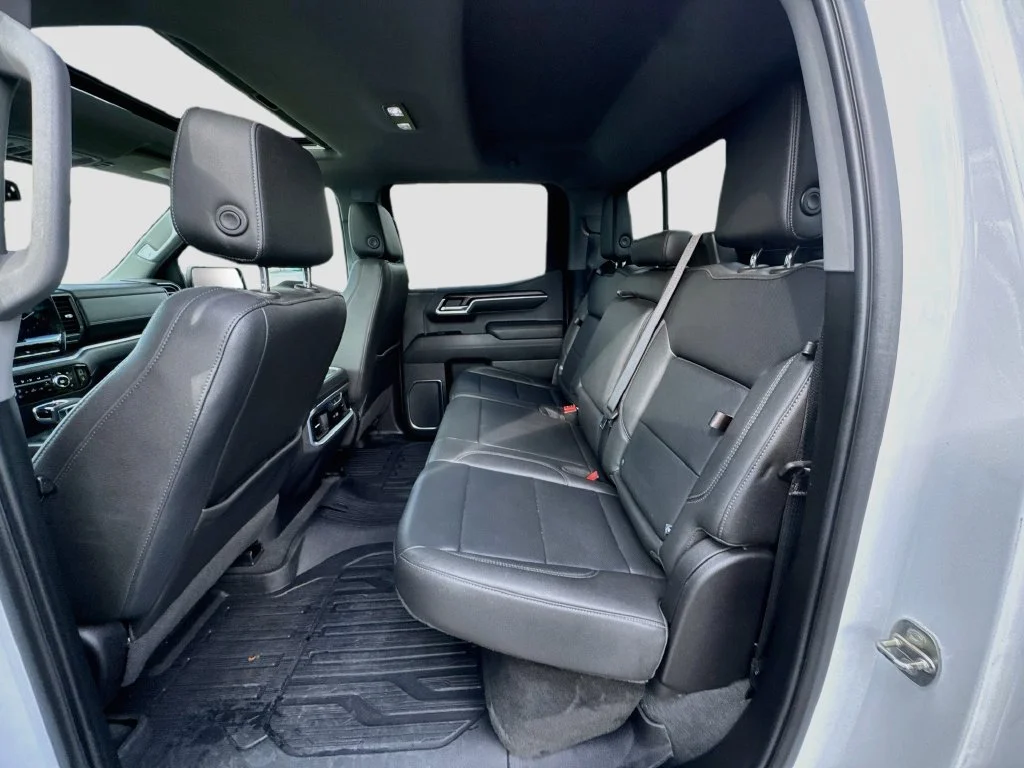 Used 2022 White GMC SLT image 27