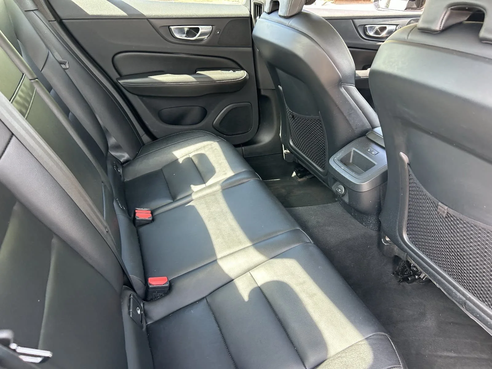 Used 2023 Platinum Grey Metallic Volvo Core Dark Theme image 18