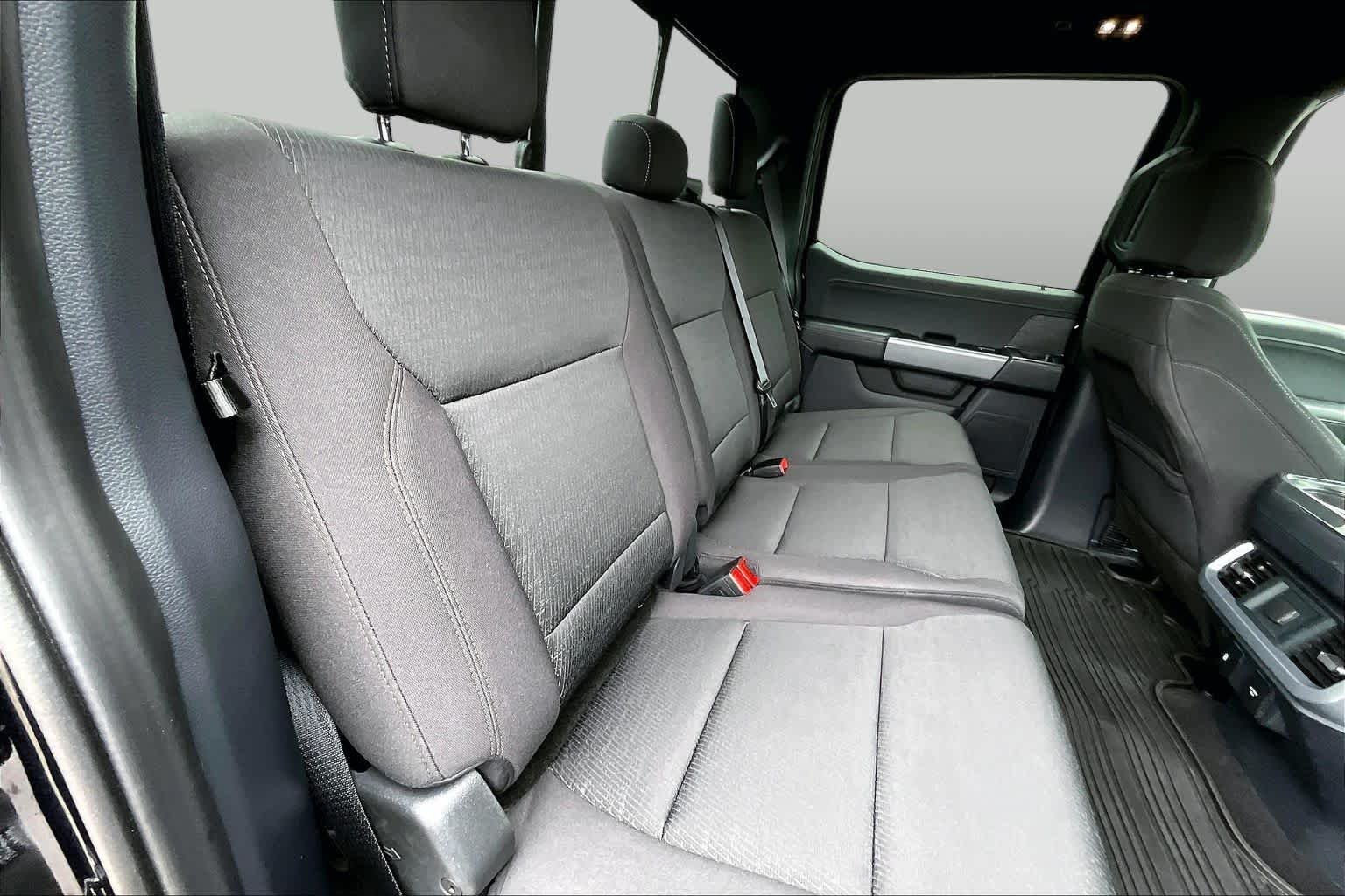 Used 2025 Agate Black Metallic Ford XLT image 20
