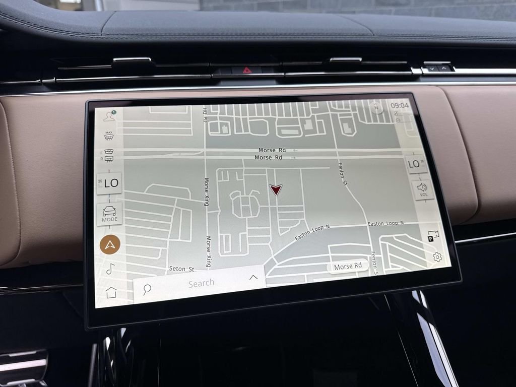 New 2026 Fuji White Land Rover Dynamic SE image 25