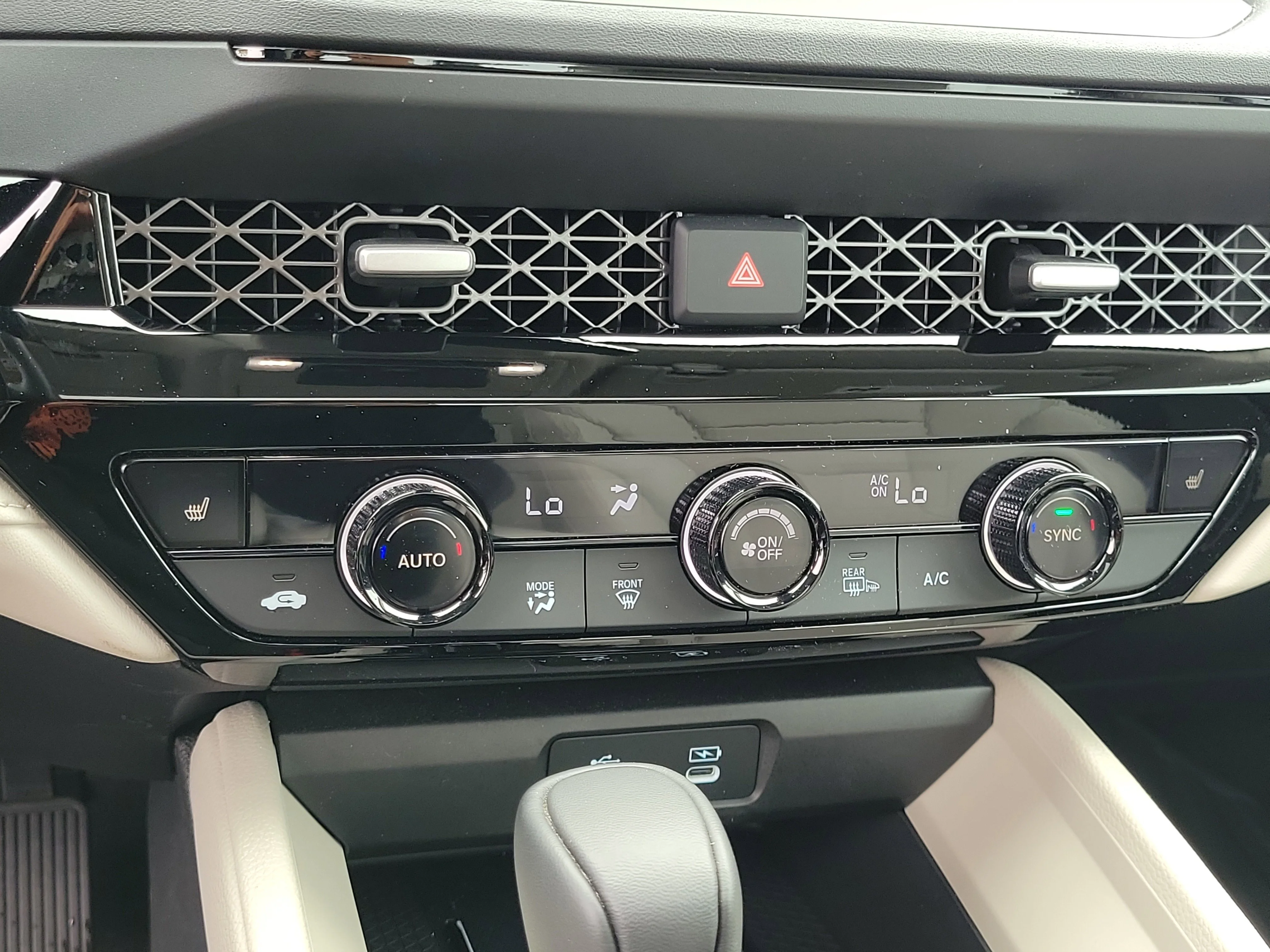 Used 2025 WHITE Honda EX-L image 27