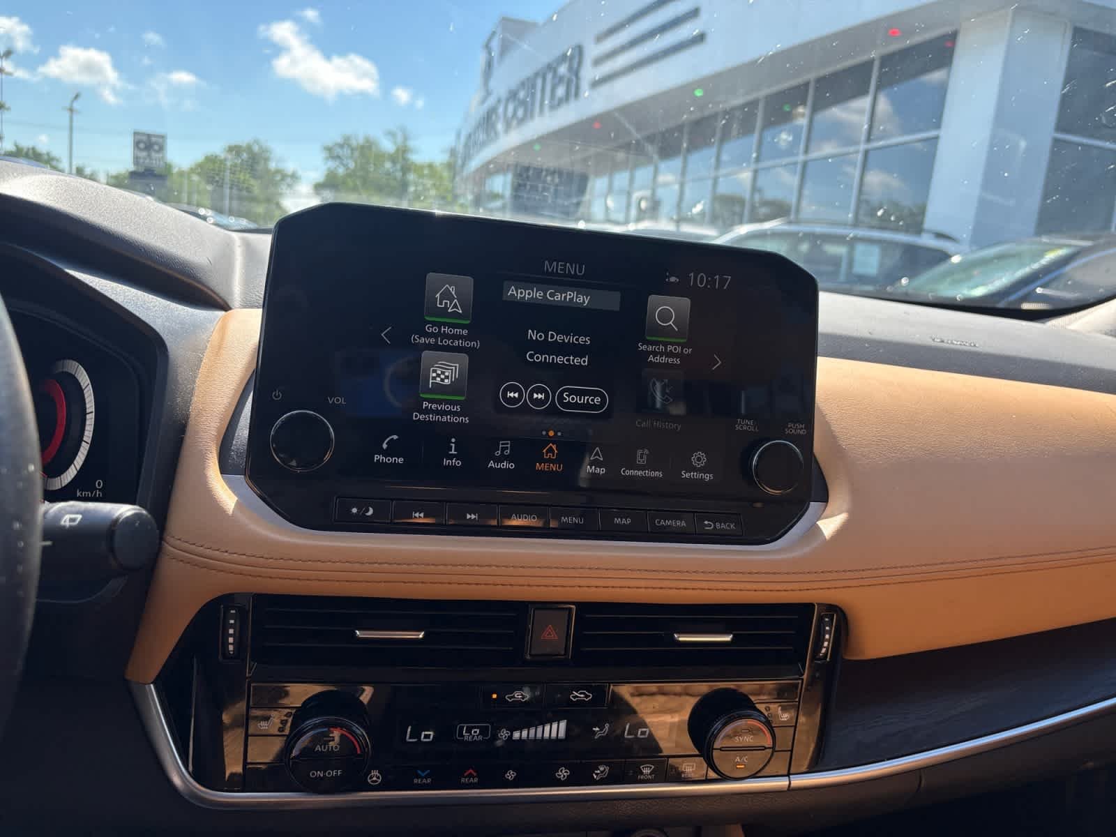 Used 2021 Pearl White Tricoat/Super Black Nissan Platinum image 27